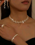 Elegant gold jewelry set