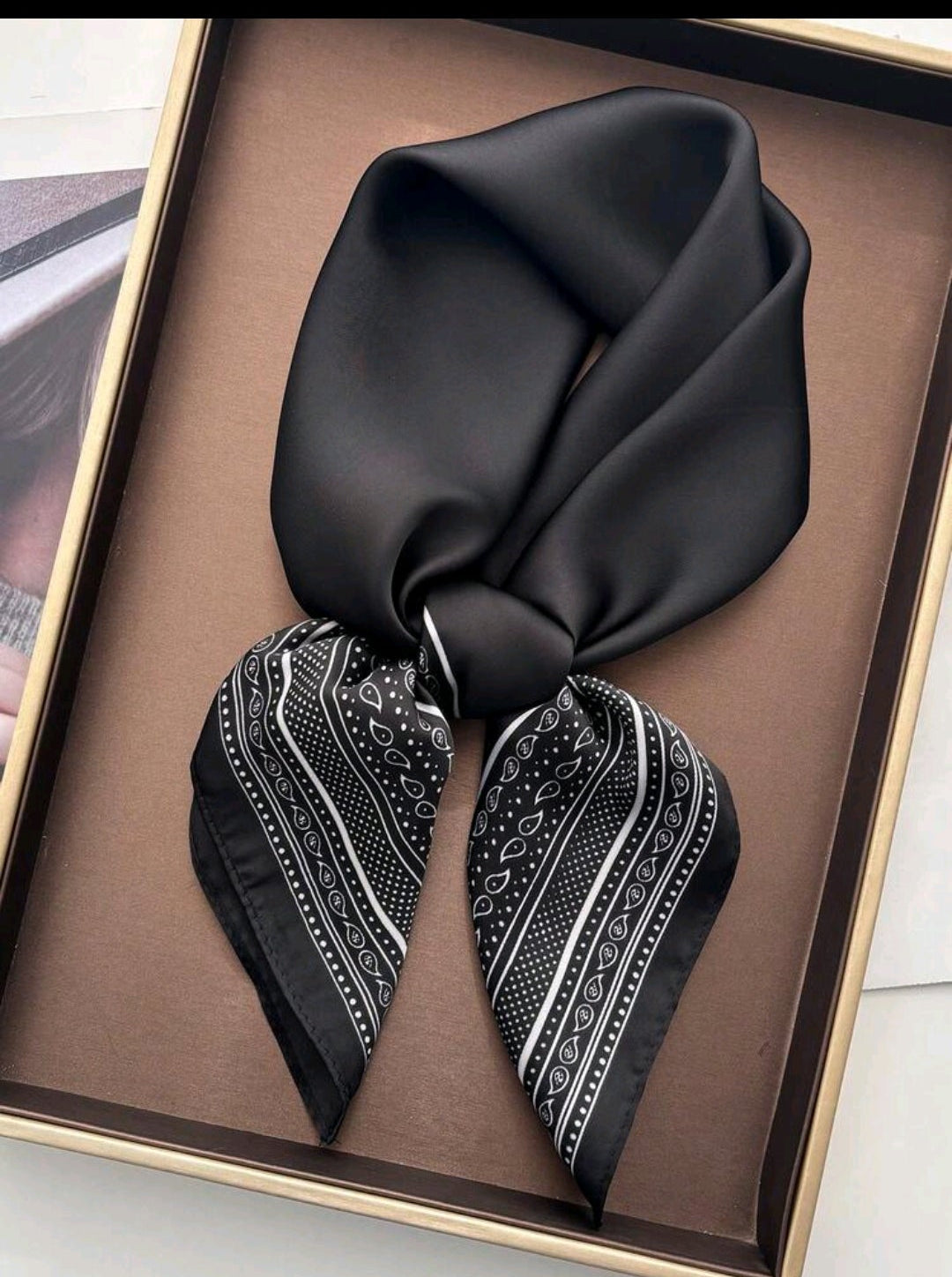 Black and white scarf
